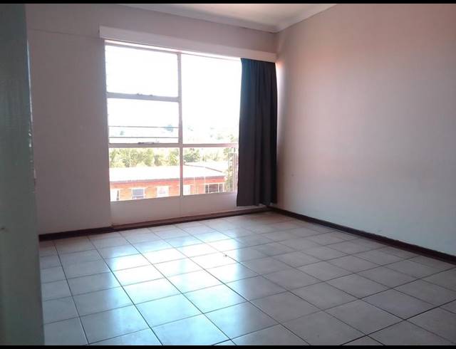 3 BEDROOM PROPERTY TO RENT IN FLORIDA LAKE